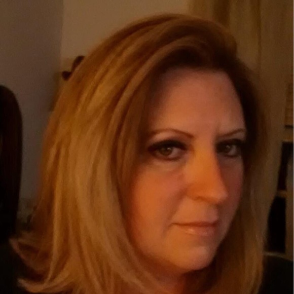 Meet your Posher, Cynthia - Picture 2 of 2